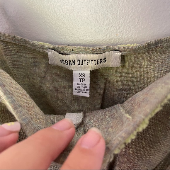 NWT Urban Outfitters Green Raw Edge Tank Top in Size XS - Picture 8 of 9